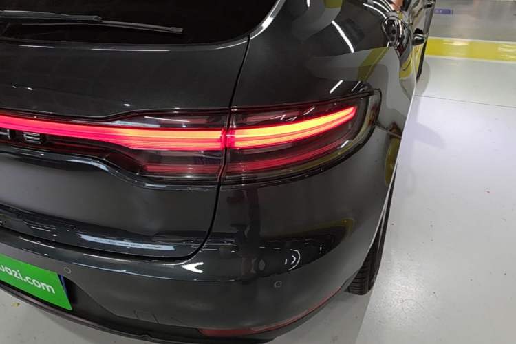 Used Porsche Macan 2018 Macan 2.0T Right Rear Taillight