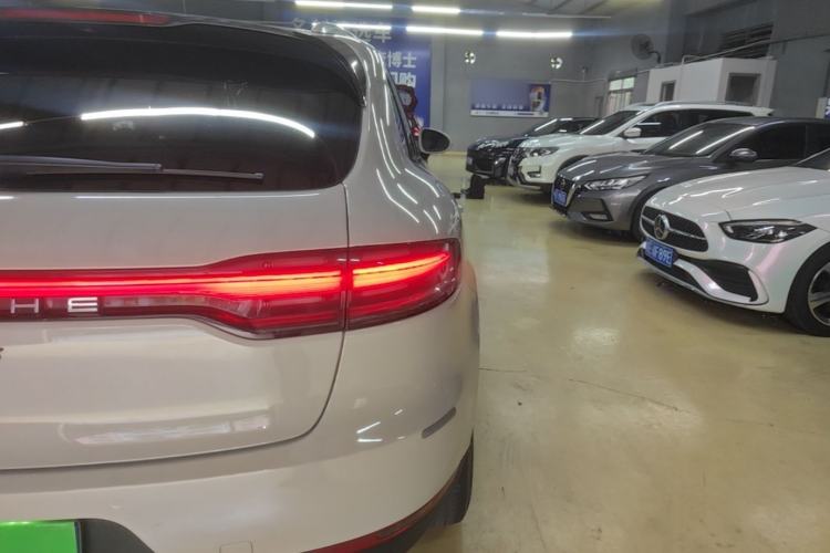 Used Porsche Macan 2018 Macan 2.0T Right Rear Taillight
