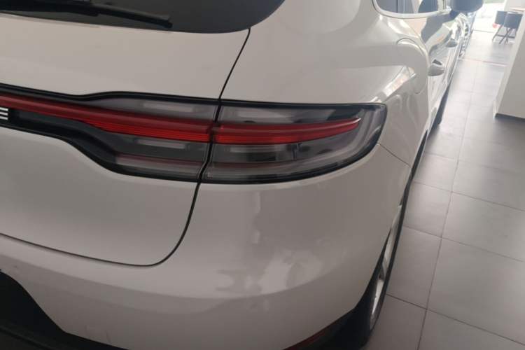 Used Porsche Macan 2018 Macan 2.0T Right Rear Taillight