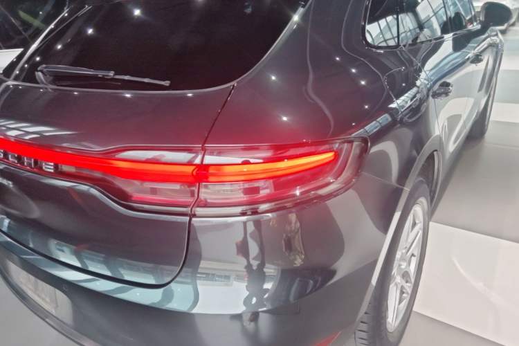 Used Porsche Macan 2018 Macan 2.0T Right Rear Taillight