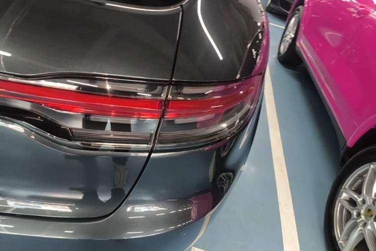 Used Porsche Macan 2018 Macan 2.0T Right Rear Taillight