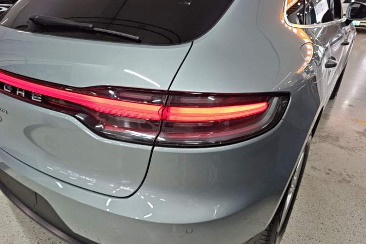 Used Porsche Macan 2018 Macan 2.0T Right Rear Taillight