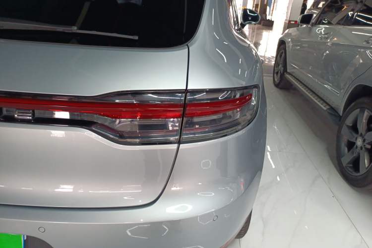 Used Porsche Macan 2018 Macan 2.0T Right Rear Taillight