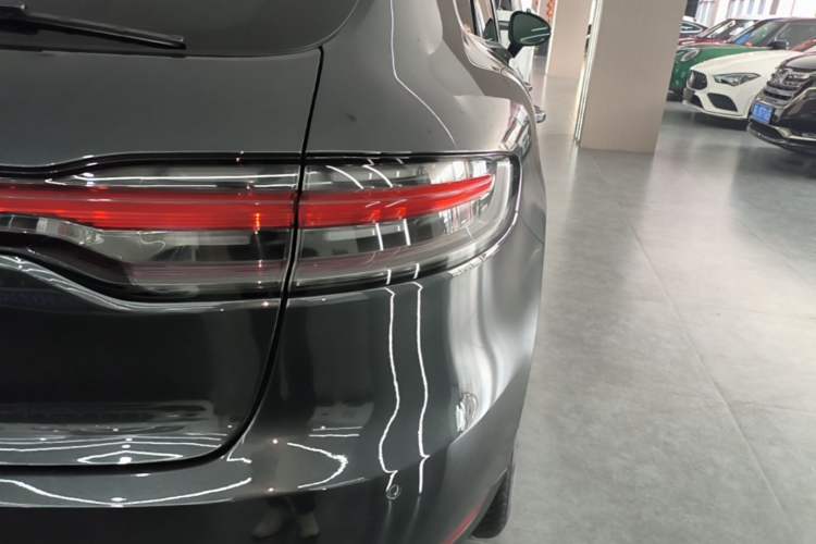 Used Porsche Macan 2018 Macan 2.0T Right Rear Taillight