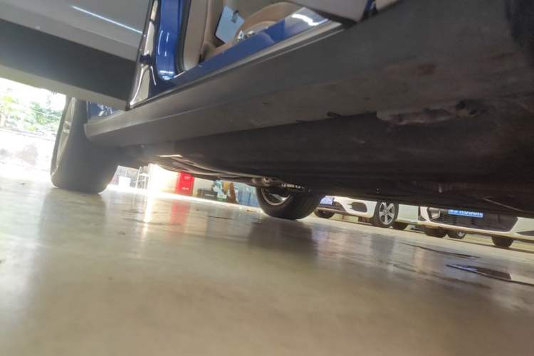 Used Porsche Macan 2018 Macan 2.0T Right Side Sill