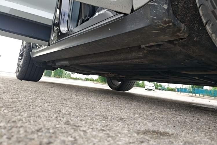 Used Porsche Macan 2018 Macan 2.0T Right Side Sill
