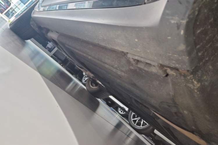 Used Porsche Macan 2018 Macan 2.0T Right Side Sill