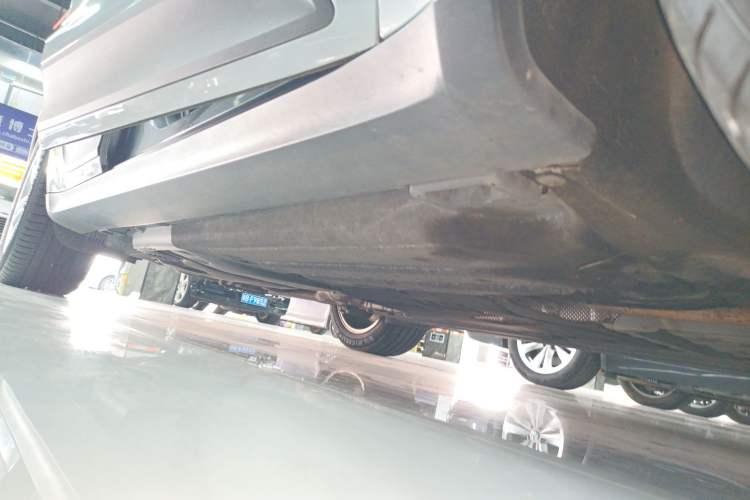 Used Porsche Macan 2018 Macan 2.0T Right Side Sill