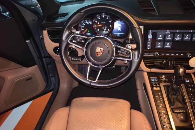 Used Porsche Macan 2018 Macan 2.0T Steering Wheel