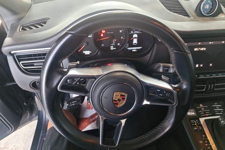 Used Porsche Macan 2018 Macan 2.0T Steering Wheel