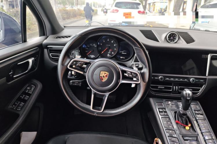 Used Porsche Macan 2018 Macan 2.0T Steering Wheel