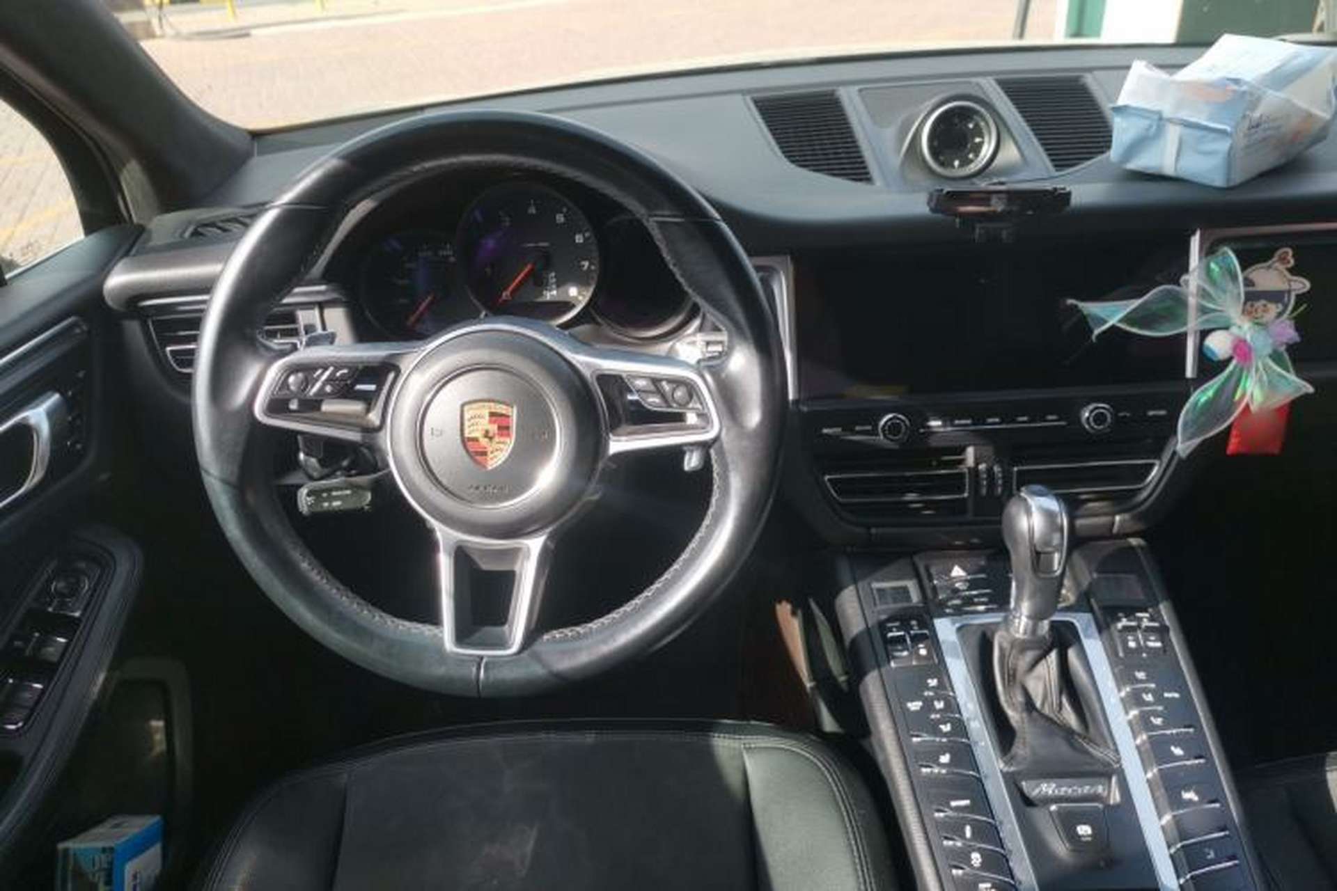 Used Porsche Macan 2018 Macan 2.0T Steering Wheel