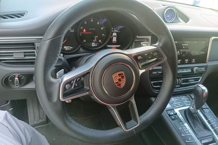Used Porsche Macan 2018 Macan 2.0T Steering Wheel