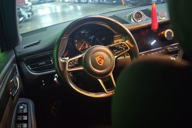 Used Porsche Macan 2018 Macan 2.0T Steering Wheel