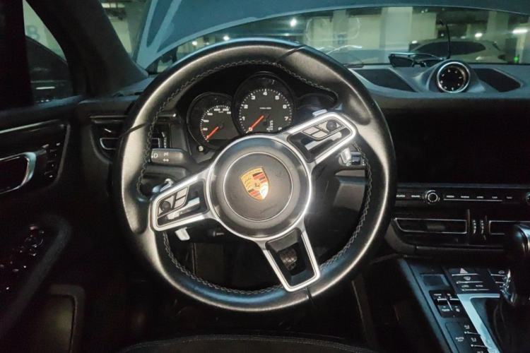 Used Porsche Macan 2018 Macan 2.0T Steering Wheel