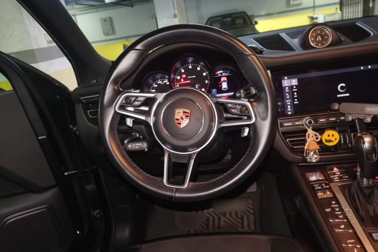 Used Porsche Macan 2018 Macan 2.0T Steering Wheel