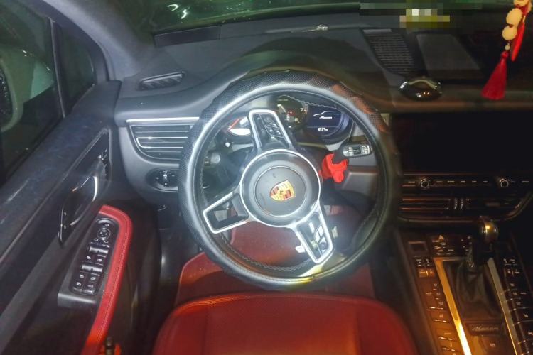 Used Porsche Macan 2018 Macan 2.0T Steering Wheel