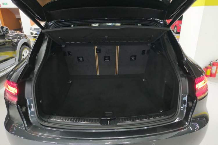 Used Porsche Macan 2018 Macan 2.0T Trunk