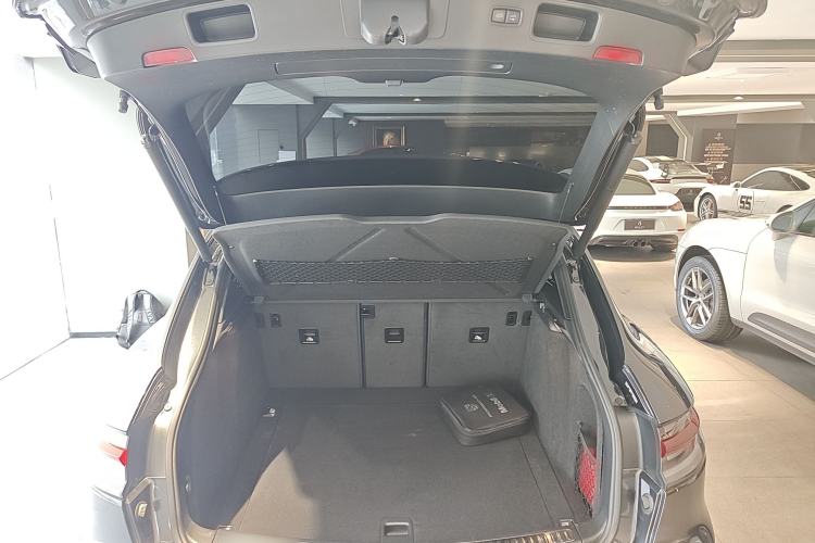 Used Porsche Macan 2018 Macan 2.0T Trunk