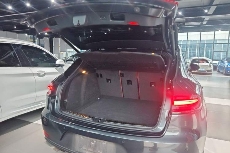 Used Porsche Macan 2018 Macan 2.0T Trunk
