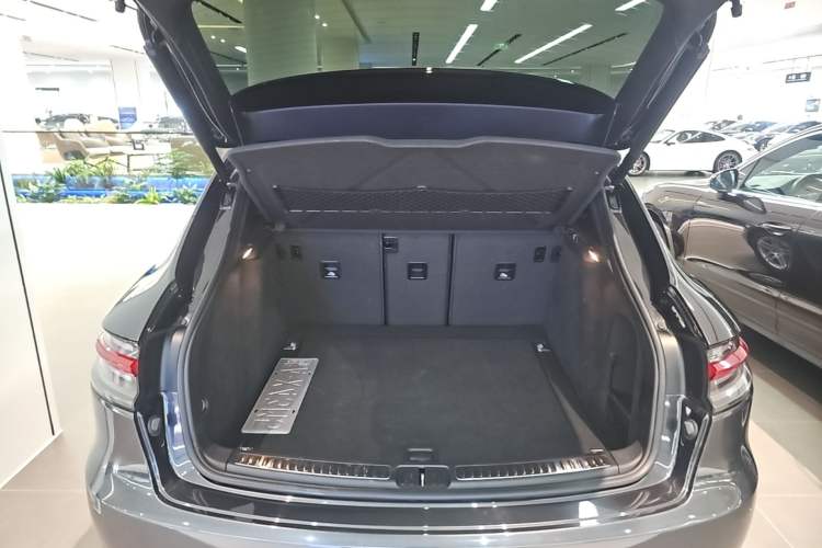 Used Porsche Macan 2018 Macan 2.0T Trunk