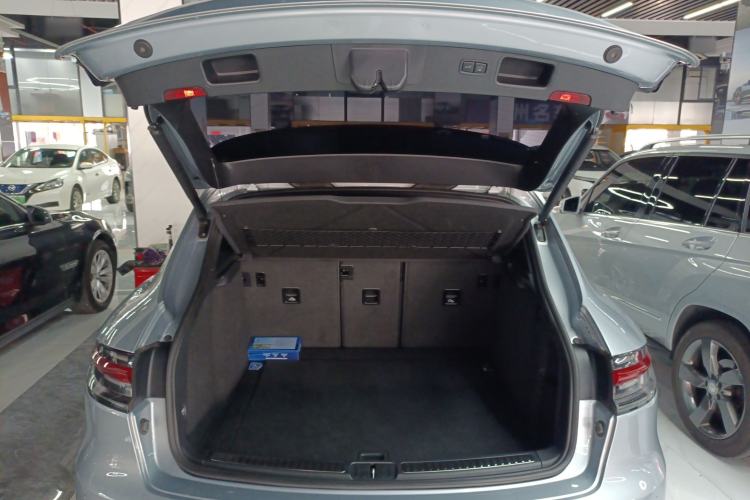 Used Porsche Macan 2018 Macan 2.0T Trunk