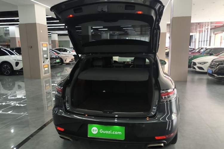 Used Porsche Macan 2018 Macan 2.0T Trunk