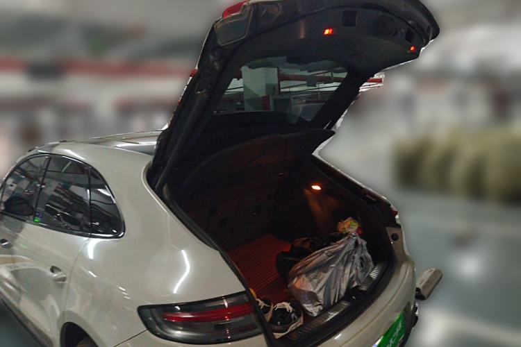 Used Porsche Macan 2018 Macan 2.0T Trunk