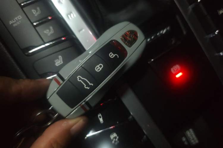 Used Porsche Macan 2018 Macan 2.0T Vehicle Key