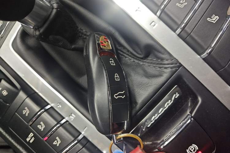 Used Porsche Macan 2018 Macan 2.0T Vehicle Key
