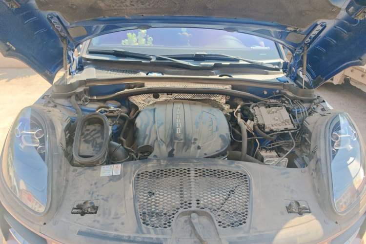 Used Porsche Macan 2018 Macan 2.0T Engine Bay