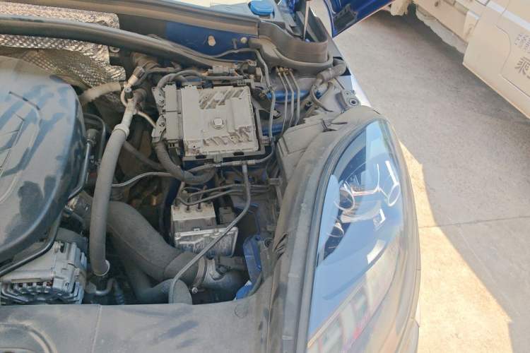 Used Porsche Macan 2018 Macan 2.0T Engine Bay Left