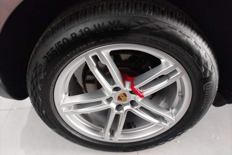 Used Porsche Macan 2018 Macan 2.0T Exterior 5