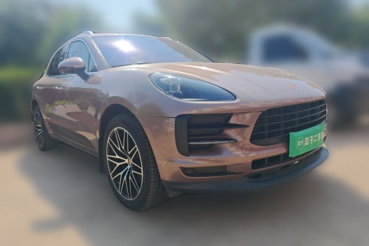 Used Porsche Macan 2018 Macan 2.0T Front Right 45 Deg