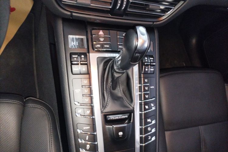 Used Porsche Macan 2018 Macan 2.0T Gear Lever