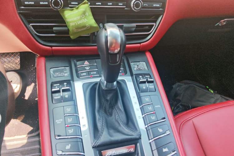 Used Porsche Macan 2018 Macan 2.0T Gear Lever