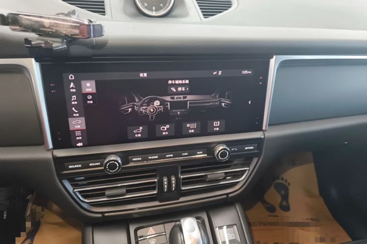 Used Porsche Macan 2018 Macan 2.0T Audio And AC Panel