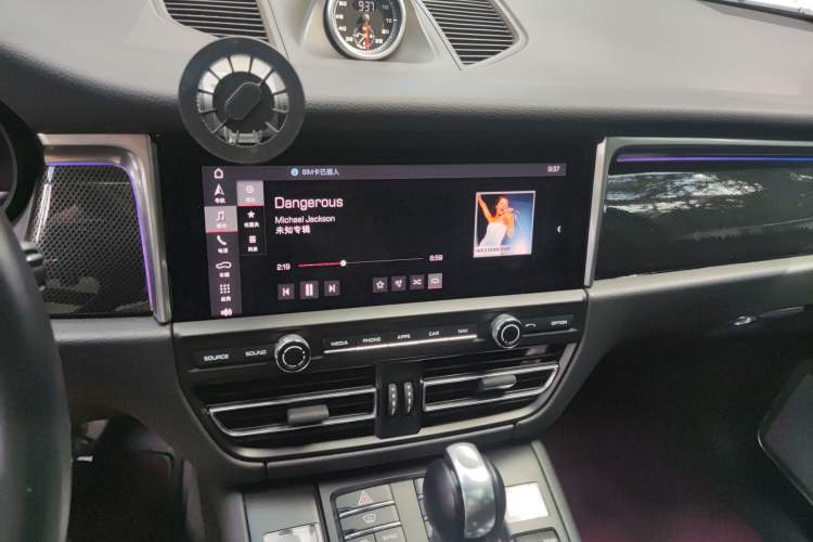 Used Porsche Macan 2018 Macan 2.0T Audio And AC Panel