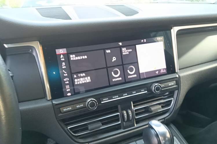 Used Porsche Macan 2018 Macan 2.0T Audio And AC Panel