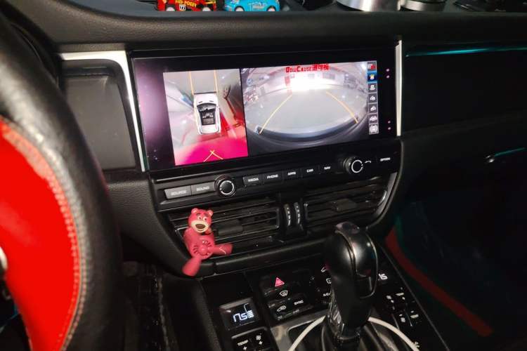 Used Porsche Macan 2018 Macan 2.0T Audio And AC Panel