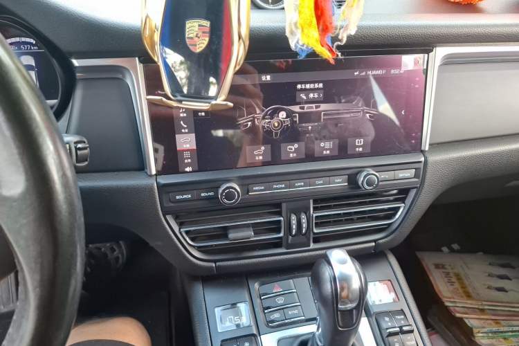 Used Porsche Macan 2018 Macan 2.0T Audio And AC Panel