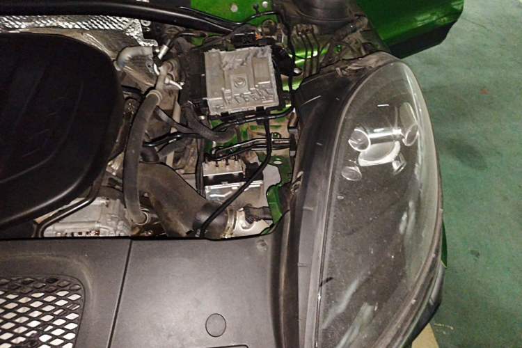 Used Porsche Macan 2018 Macan 2.0T Engine Bay Left