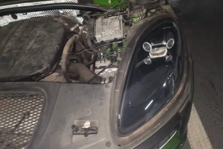 Used Porsche Macan 2018 Macan 2.0T Engine Bay Left