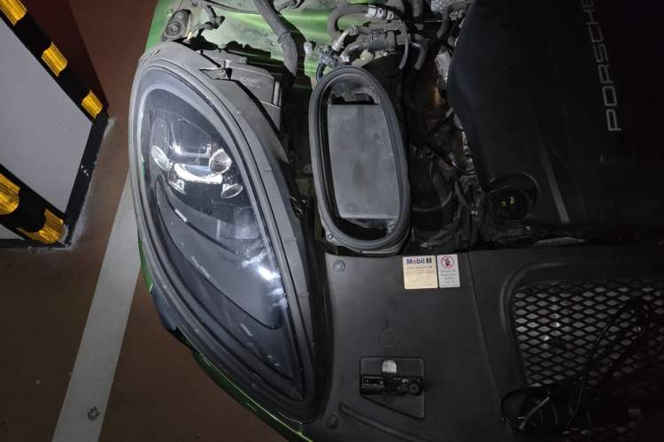 Used Porsche Macan 2018 Macan 2.0T Engine Bay Right