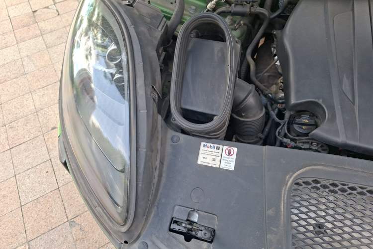 Used Porsche Macan 2018 Macan 2.0T Engine Bay Right
