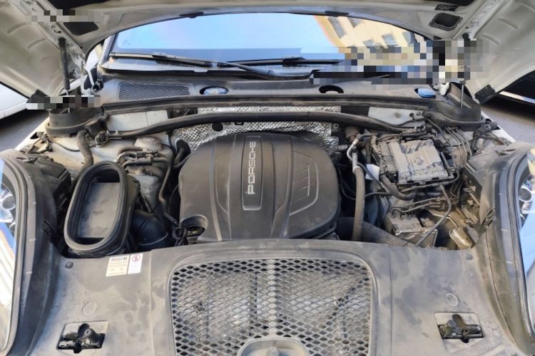 Used Porsche Macan 2018 Macan 2.0T Engine Bay