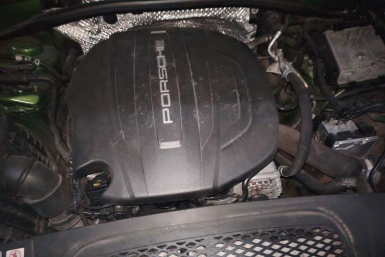 Used Porsche Macan 2018 Macan 2.0T Engine Bay