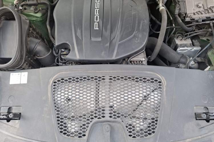 Used Porsche Macan 2018 Macan 2.0T Engine Bay