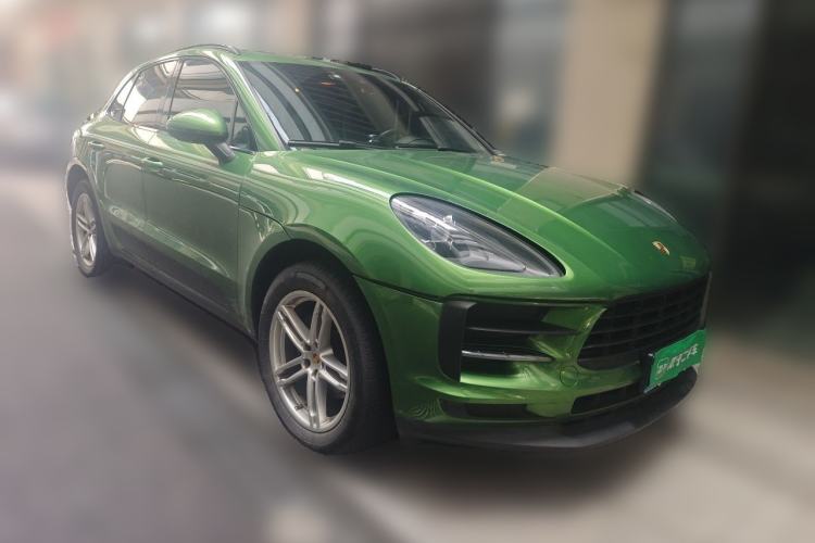 Used Porsche Macan 2018 Macan 2.0T Front Right 45 Deg
