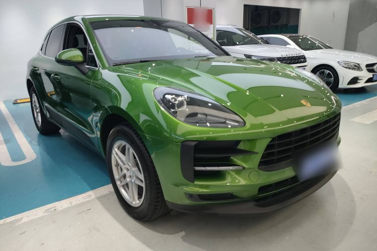 Used Porsche Macan 2018 Macan 2.0T Front Right 45 Deg